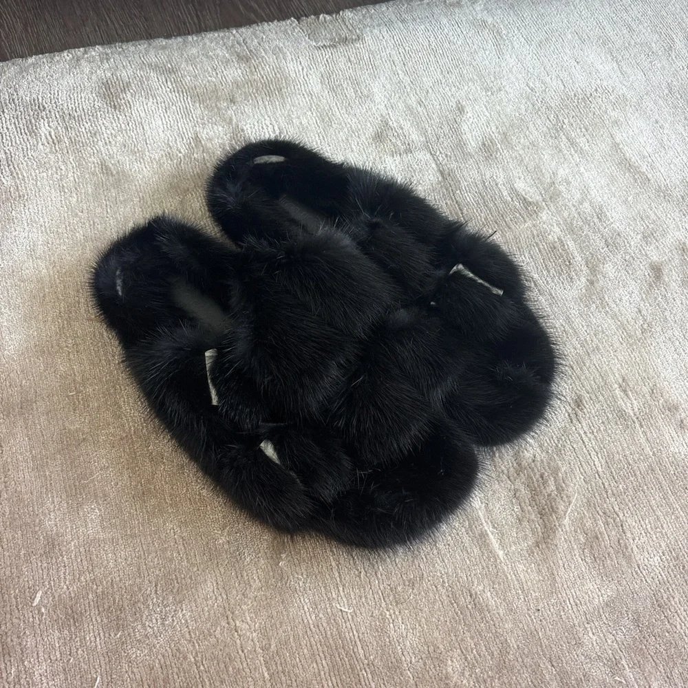 Linda Richard’s black mink slides - Picture 1 of 3